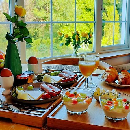Отель Happy Hill Йол Экстерьер фото